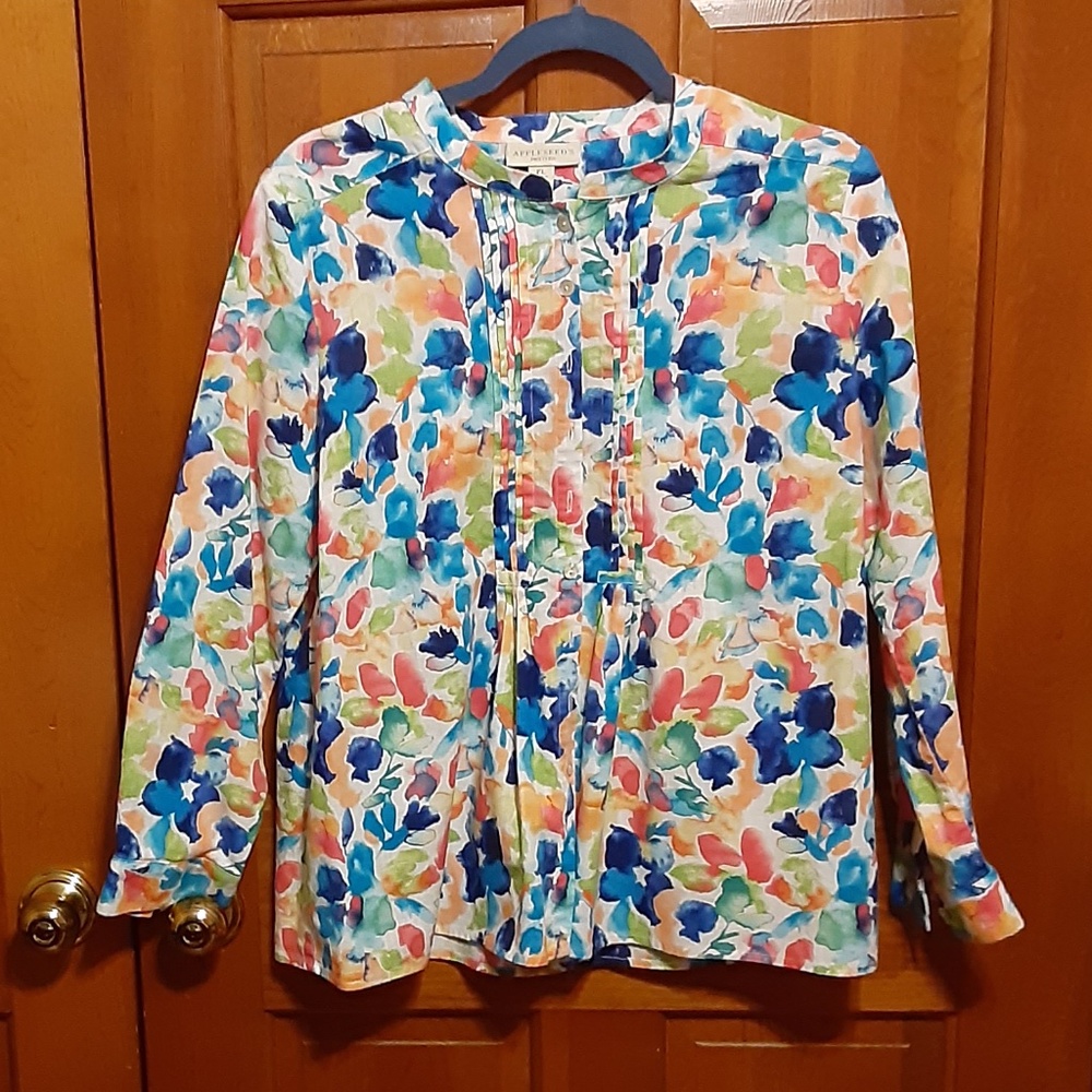 Appleseed's Floral Button Down Top